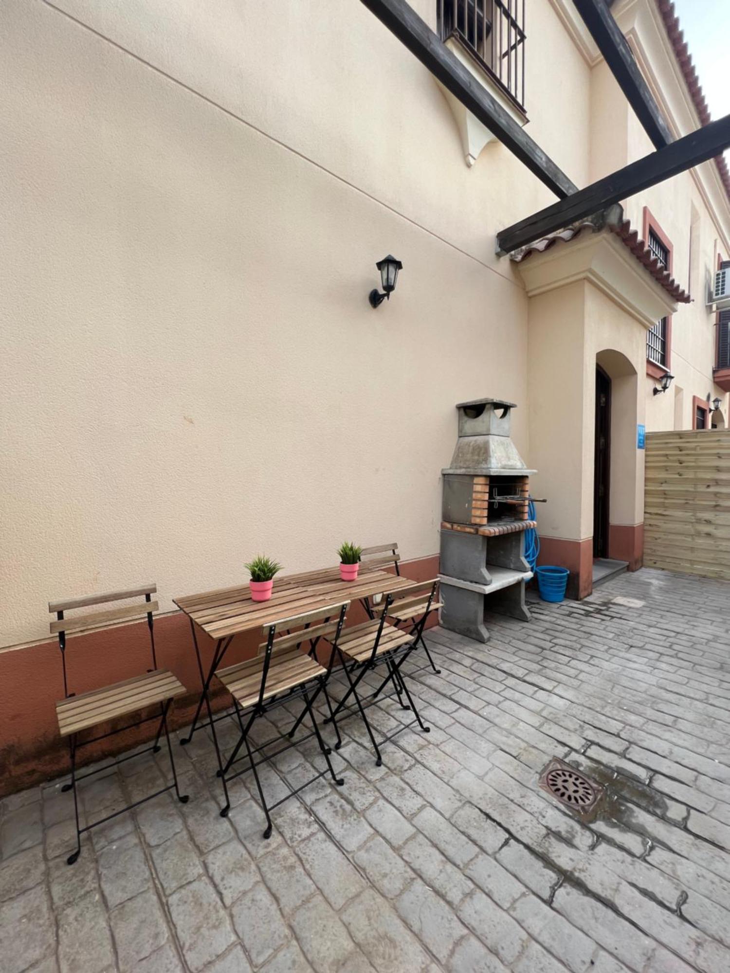 Apartamentos Sevilla Deluxe Rosales Лос-Росалес Экстерьер фото